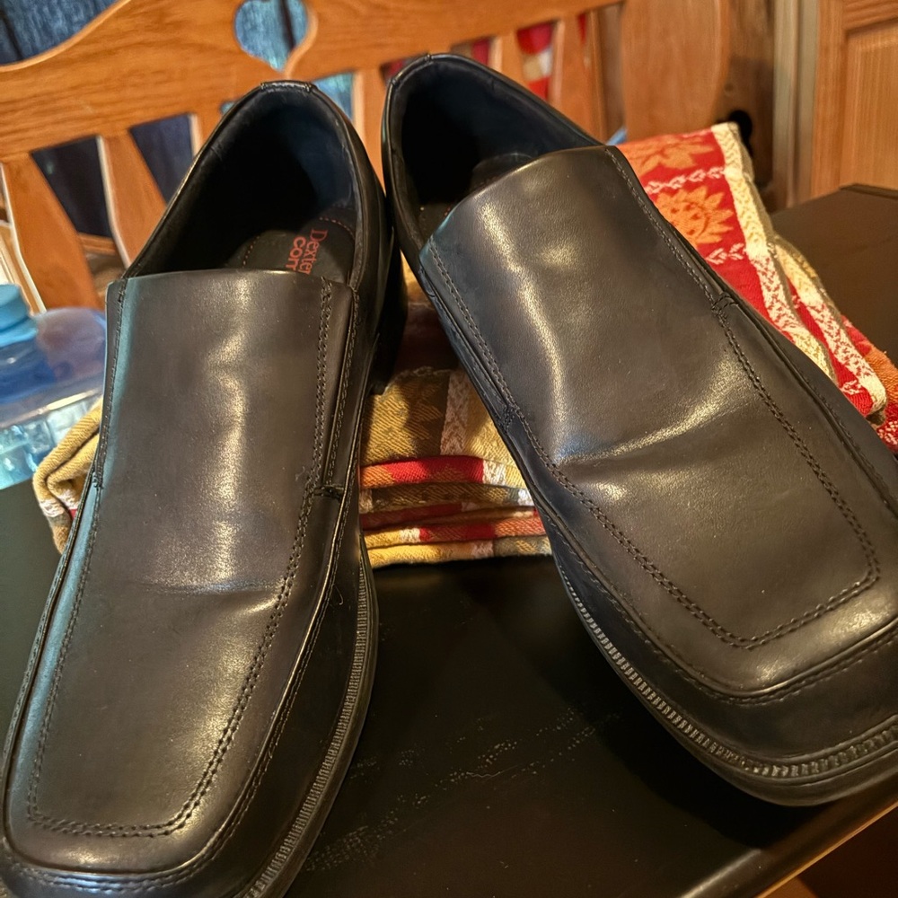 Dexter Men's Sleek Black Loafers